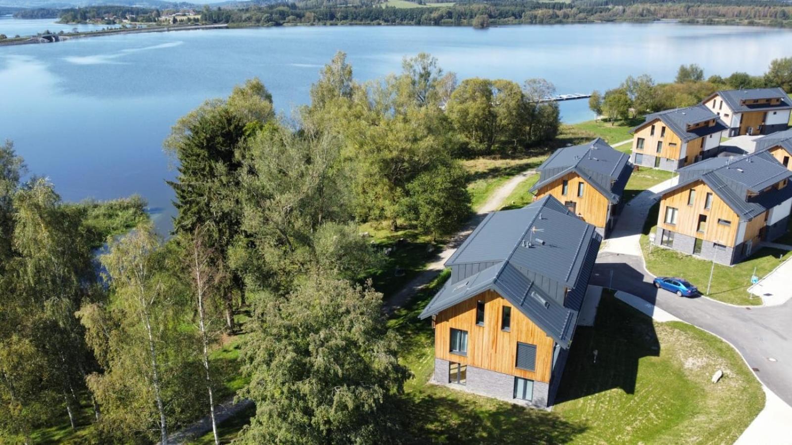 Apartman Na Brehu Lipna Черна-в-Пошумаві Екстер'єр фото