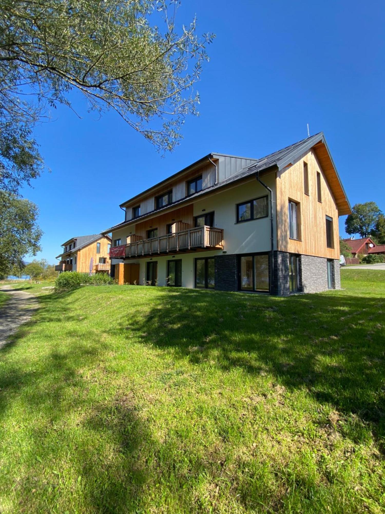 Apartman Na Brehu Lipna Черна-в-Пошумаві Екстер'єр фото