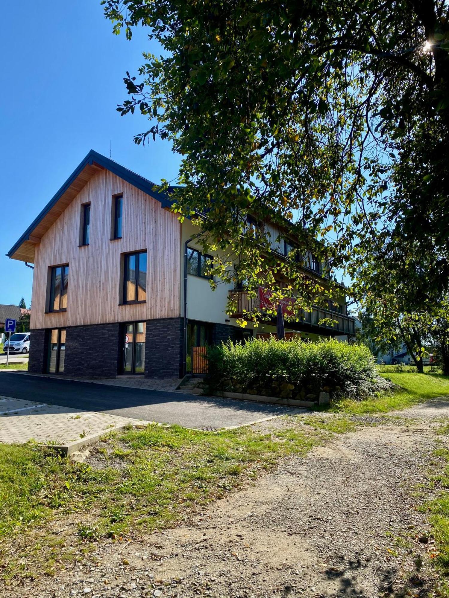 Apartman Na Brehu Lipna Черна-в-Пошумаві Екстер'єр фото